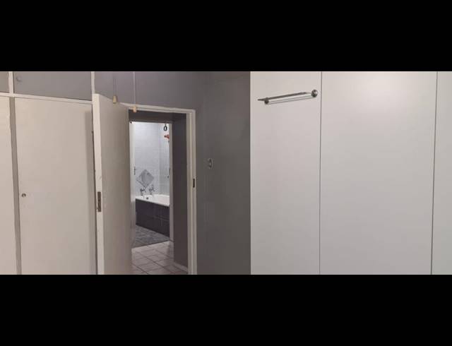 2 BEDROOM PROPERTY TO RENT IN RHODESFIELD